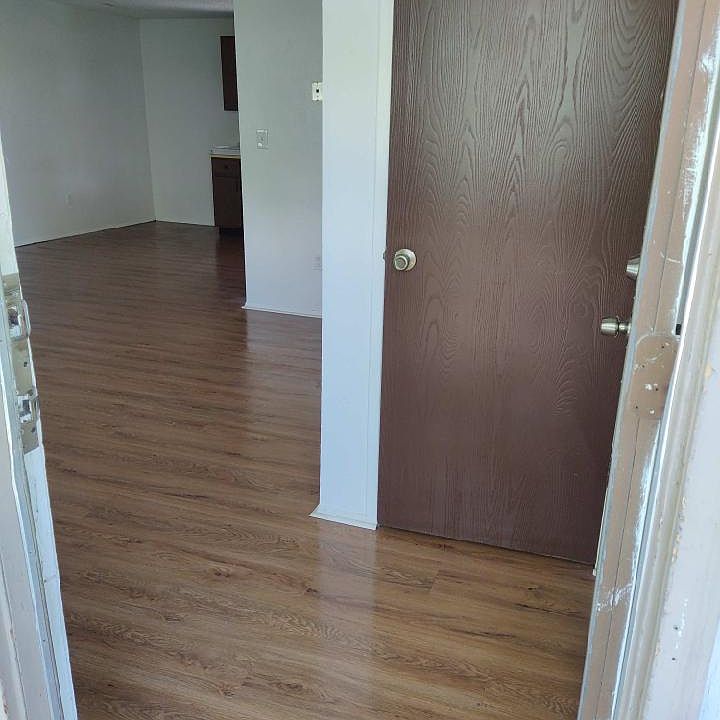 1st image of 525 E 13th St APT D
