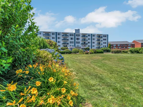 The Admiralty Apartments, 135 Scranton Ave APT 204, Falmouth, MA 02540