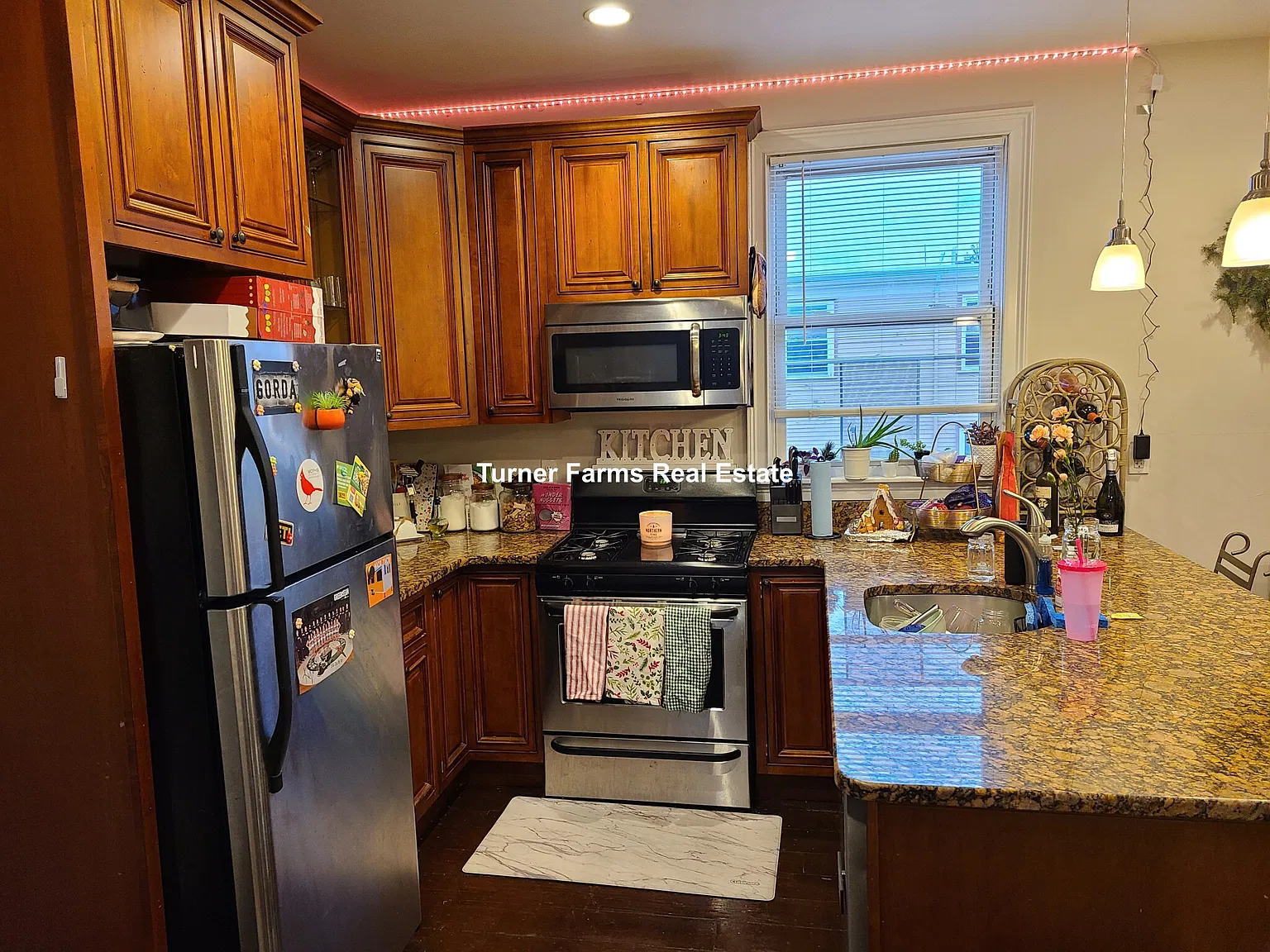 4 bed, 9999 sqft, $6,400 — Photo 2