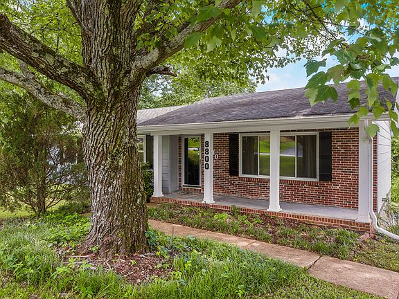 3rd image of 8800 Lake Crest Cir