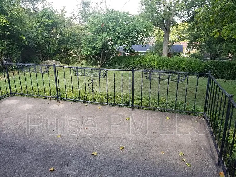 3920 Lloyd Ave — Photo 9