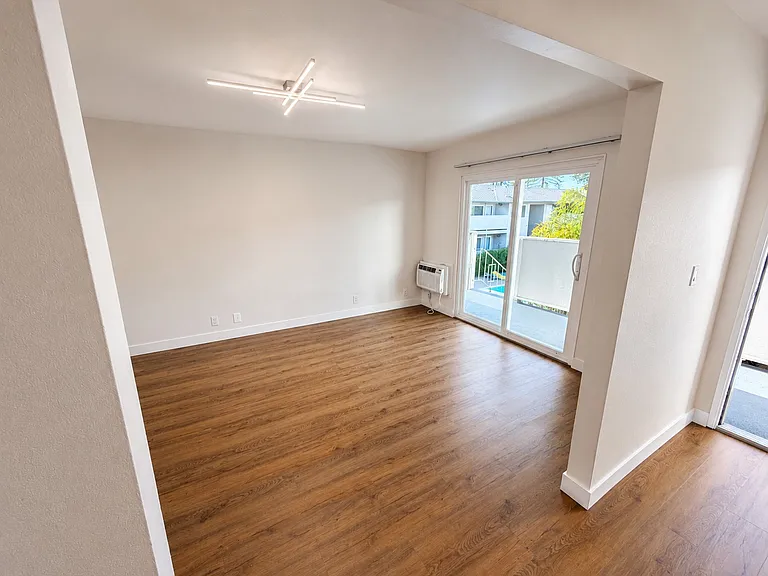 Blossom Hill Garden Apartments — Photo 25