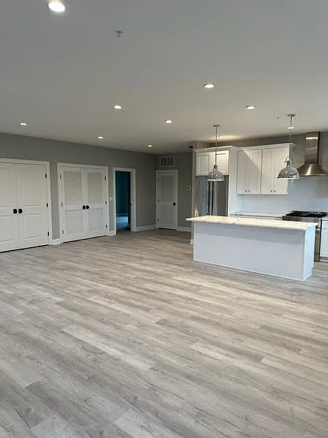 21 N Main St — Photo 1