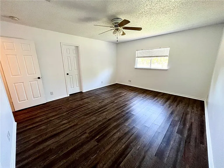 1105 Jolie Ln — Photo 8