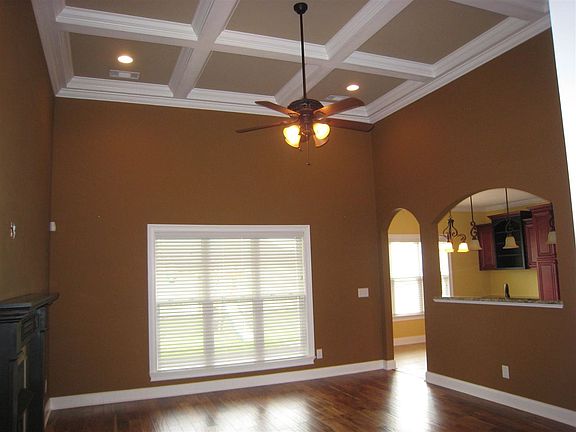 5th image of 309 Taylor Elaine Dr