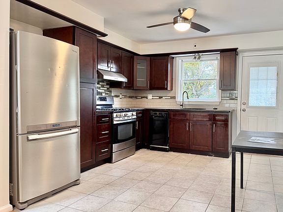 3rd image of 116 Oakwood Ave #1