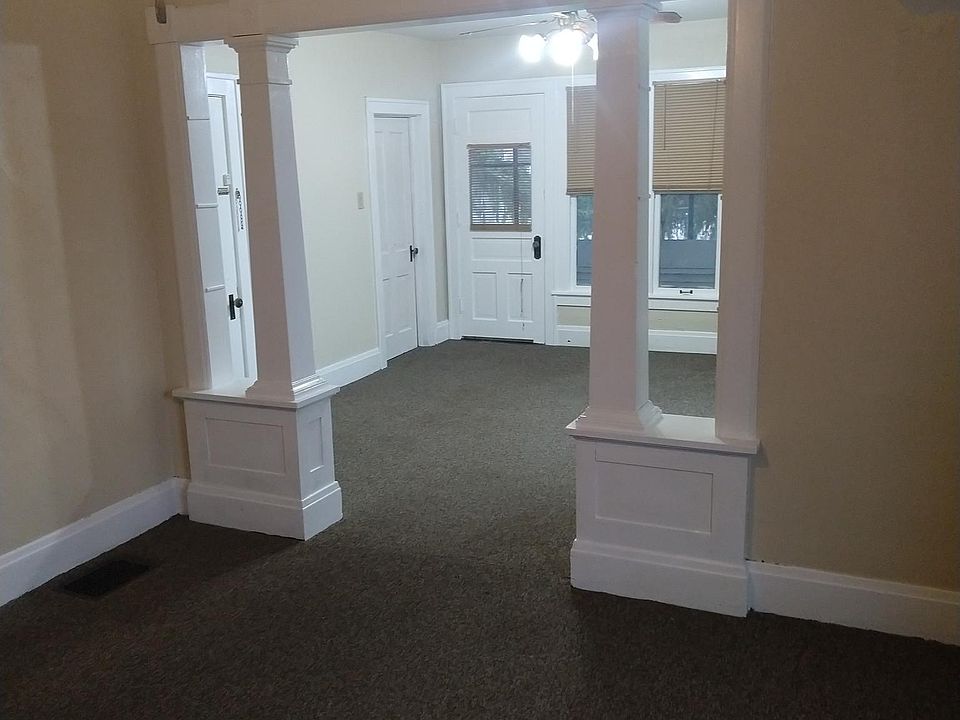 1st image of 598 Maple Ave APT 2