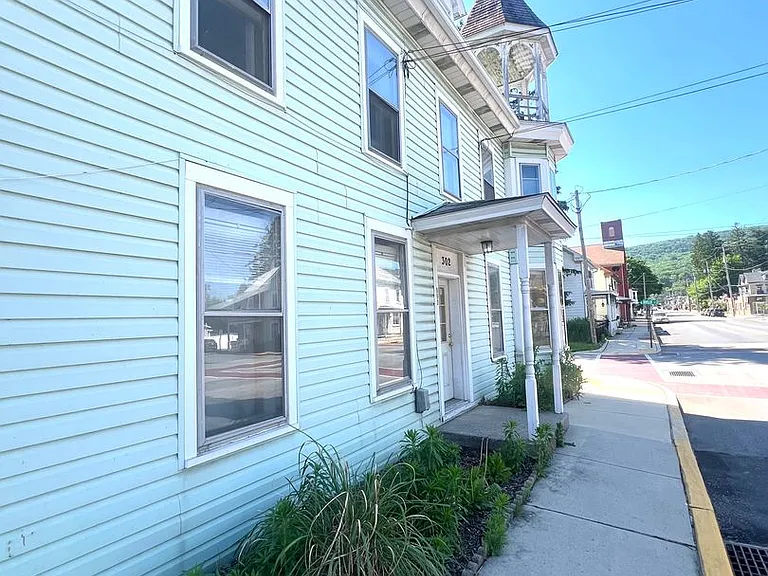 302 N Baltimore Ave — Photo 3
