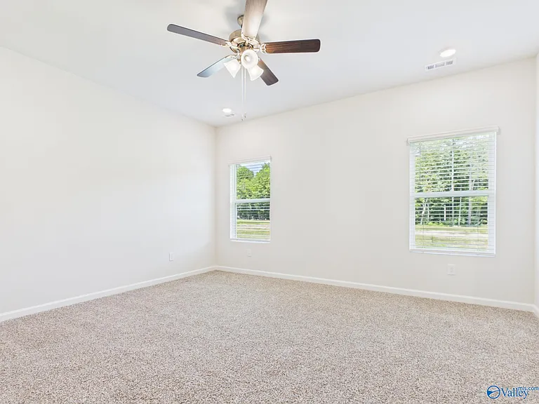 1325 Eidson St — Photo 13