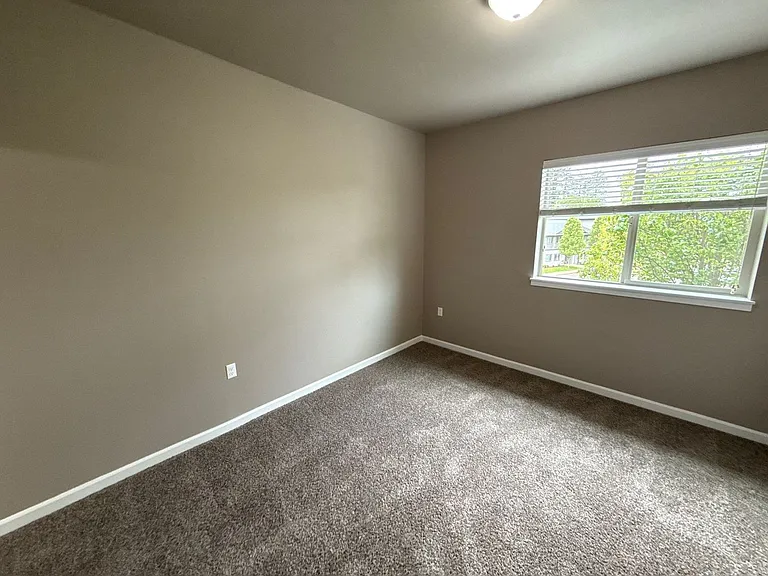 Hawthorne Place Apartments — Photo 20
