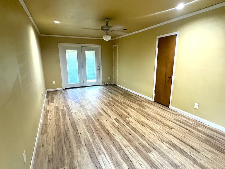 2211 Clay St — Photo 8