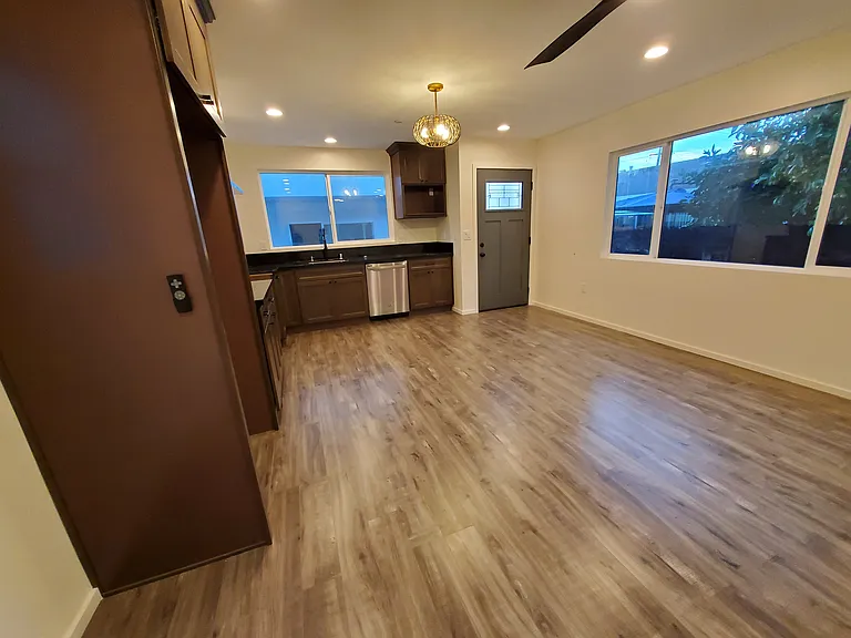 2526 Delaware St — Photo 15