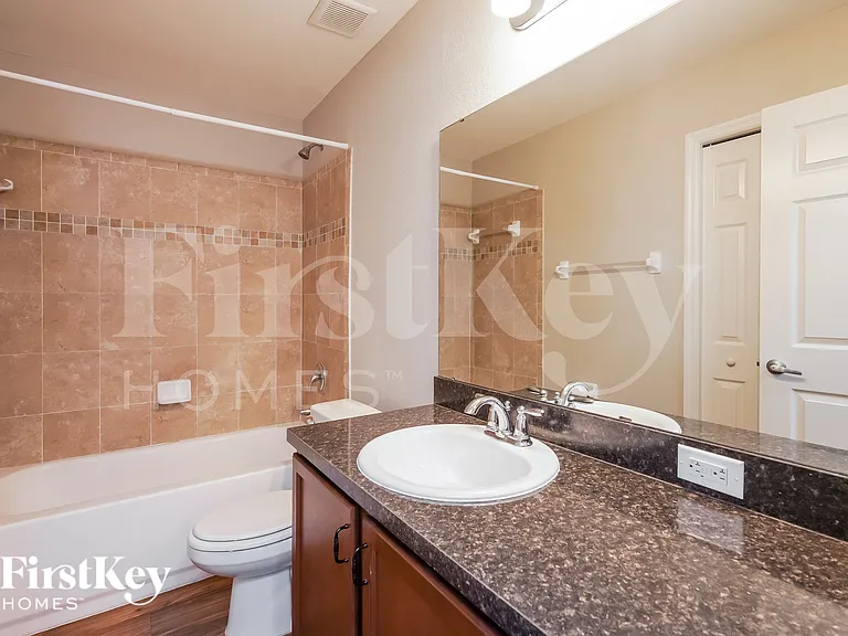 881 Greenshank Dr — Photo 13