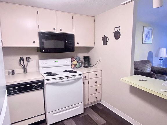 5th image of 2106 Kanawha Blvd E APT 603