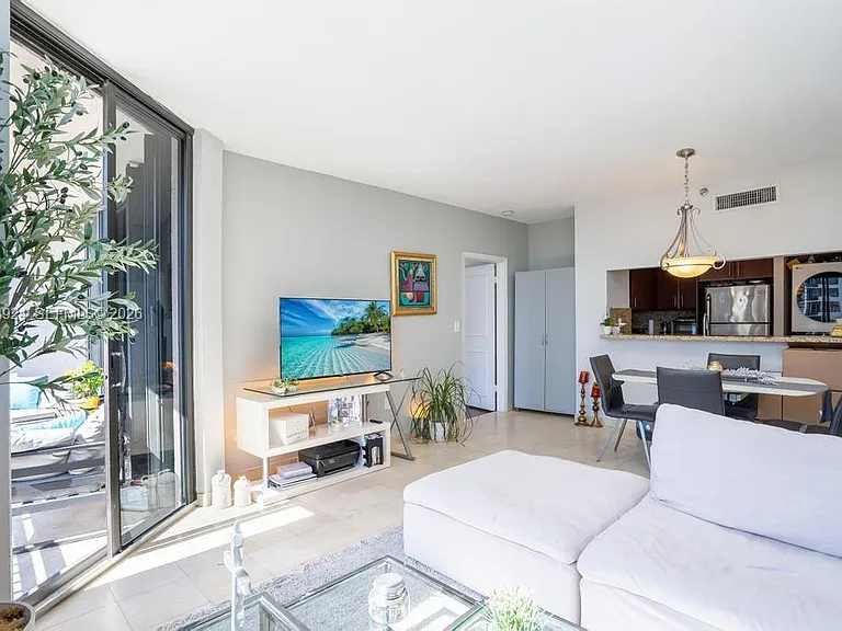 540 Brickell Key Dr #1619 — Photo 1