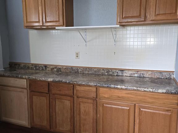 4th image of 1138 Hanna St