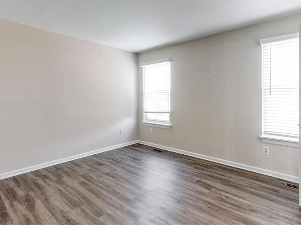 1st image of 404 Bethany Dr