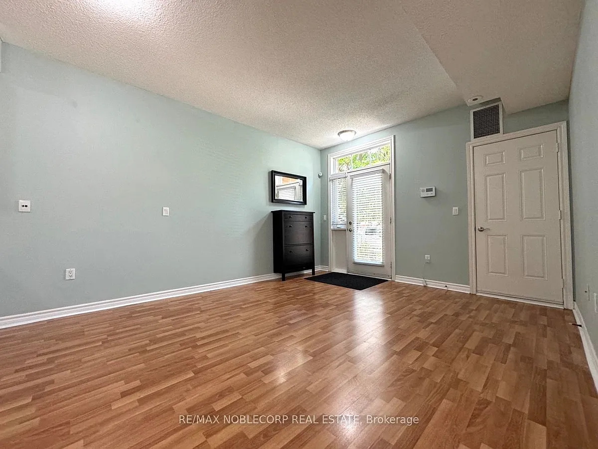Building Photo - 36 Gibson Ave #18