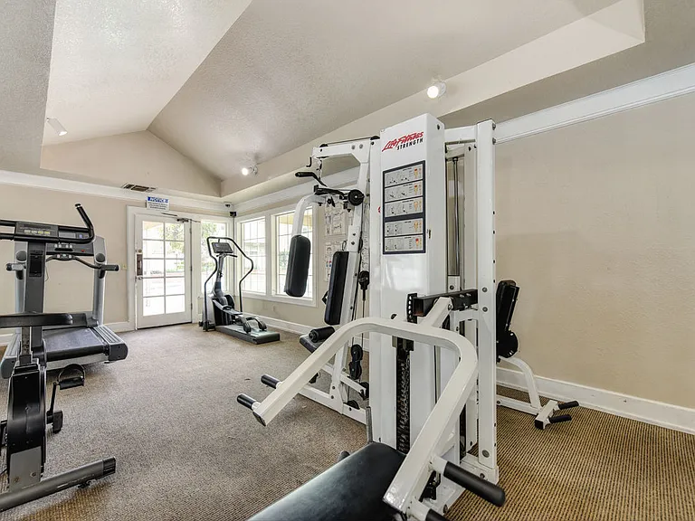 Pepperwood Knoll Apartments — Photo 21