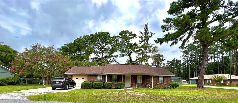 1st image of 136 Bel Air Cir