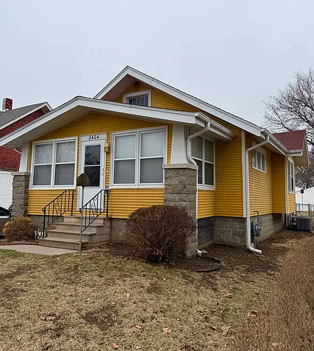 2404 Avenue B Photo 1