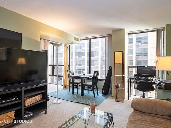 5th image of 230 E Ontario St APT 2403