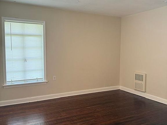 2nd image of 783 Parklawn Ct
