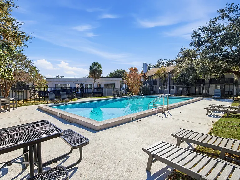 Reserve at Midtown — Photo 23