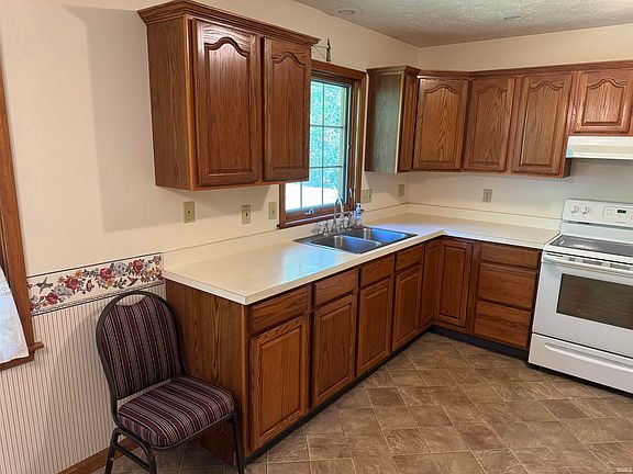 5th image of 22019 Sandy Hill Ln