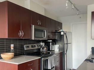 933 Hornby St #1229, Vancouver, BC V6Z 3G4