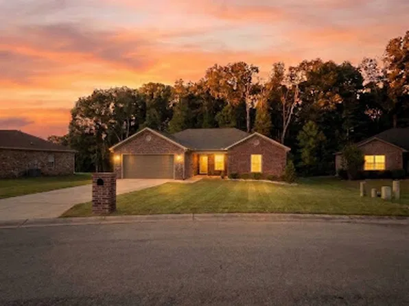 77 Huntington Ct, Austin, AR 72007