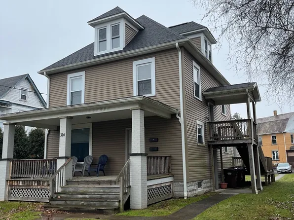 316 W Poplar St #1, Grove City, PA 16127