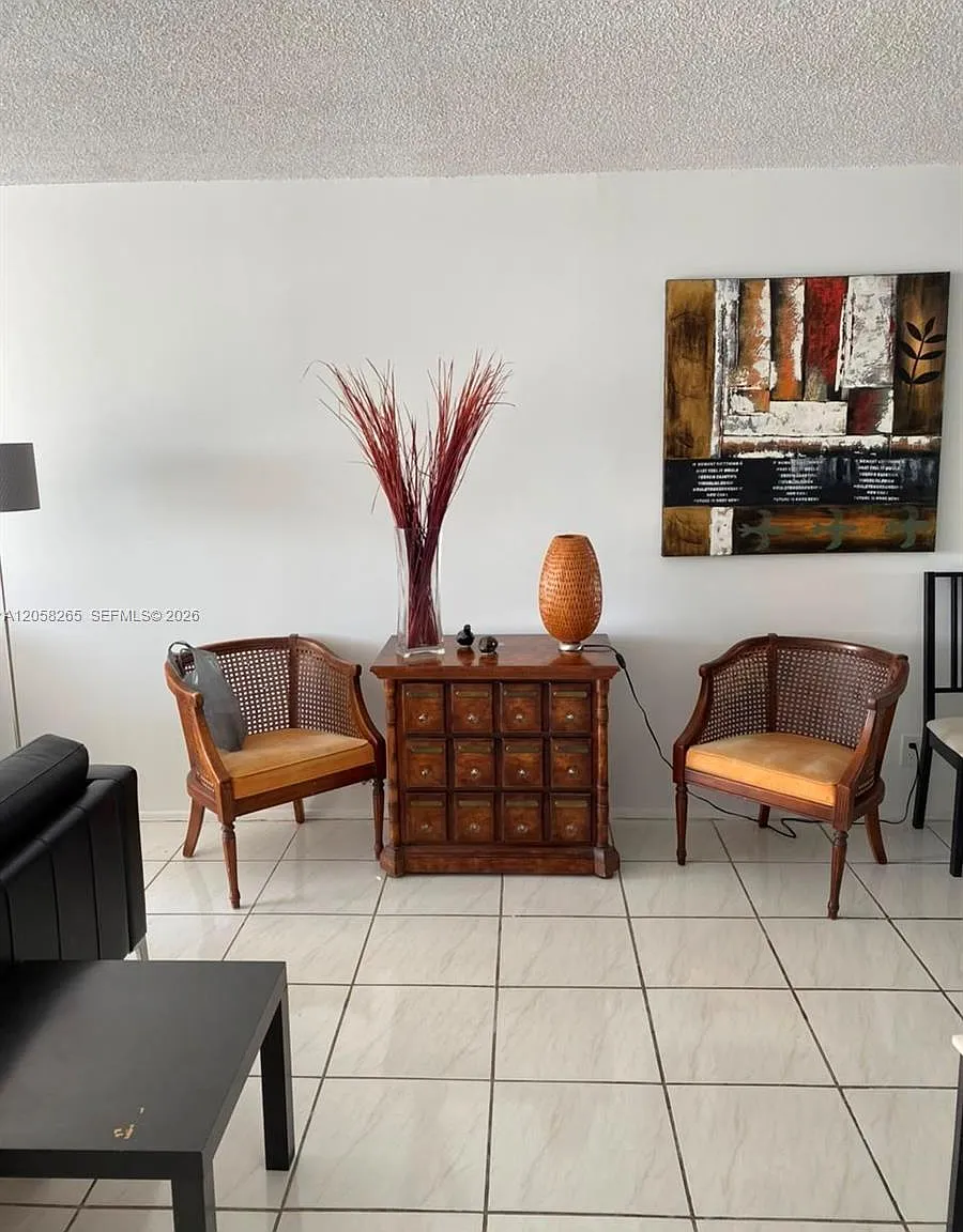 Island Breakers Condo — Photo 4