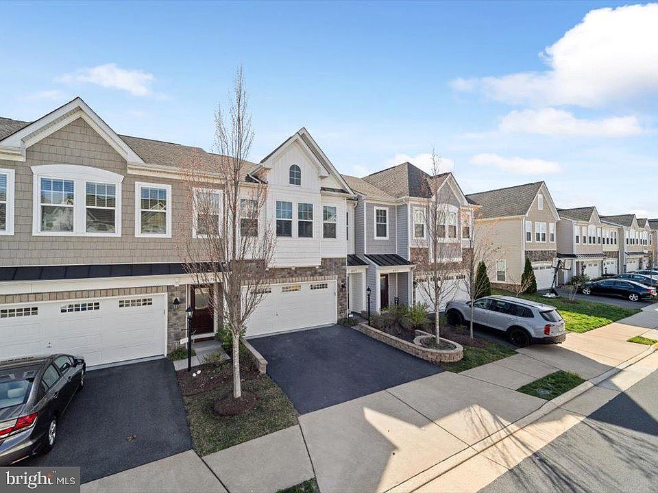 1st image of 42473 Benfold Sq