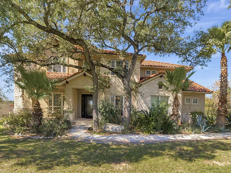 5600 Laguna Cliff Ln — Photo 2