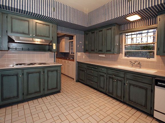 3rd image of 85 E Calle Encanto