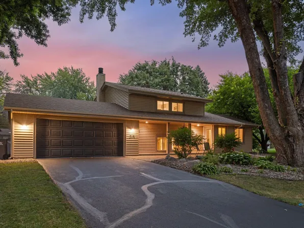 514 Laredo Ln, Chanhassen, MN 55317