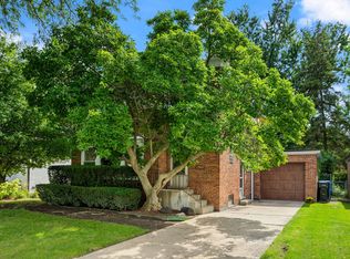 2907 W Bryn Mawr Ave, Chicago, IL 60659