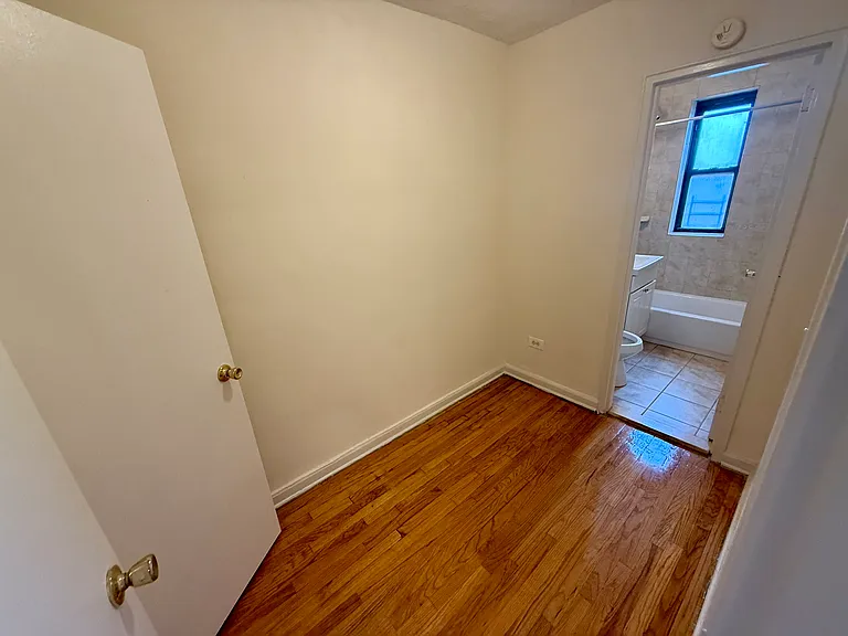 14435 35th Ave #5G — Photo 3