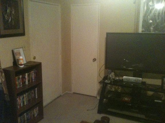 2nd image of 1304 Holiday Pl