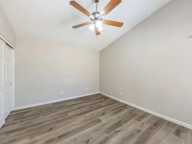8938 N 64th Ln — Photo 10