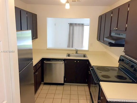 4th image of 9470 Palm Cir S