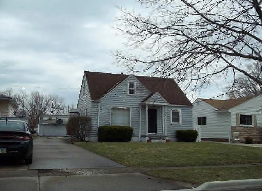 1st image of 736 Shakespeare Dr