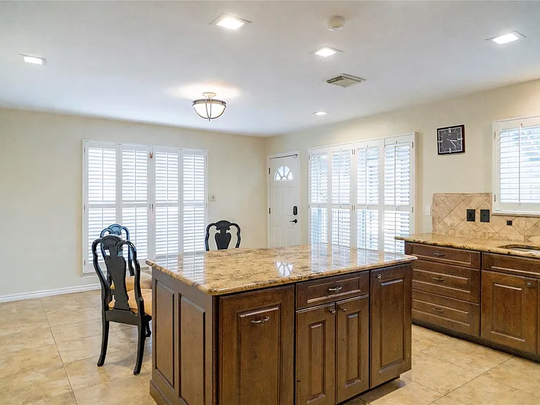 18310 Spellbrook Dr — Photo 22