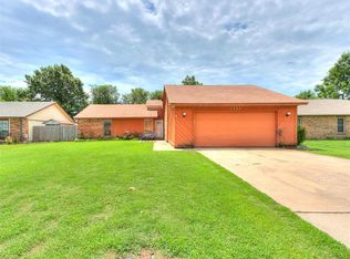 1322 Damron Dr, Midwest City, OK 73110
