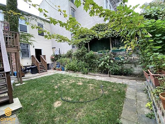 5th image of 1818 Putnam Ave #1A
