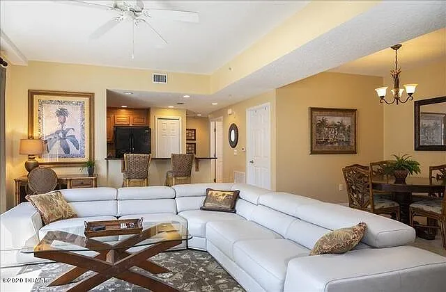 3 bed, 1702 sqft, $4,200 — Photo 3