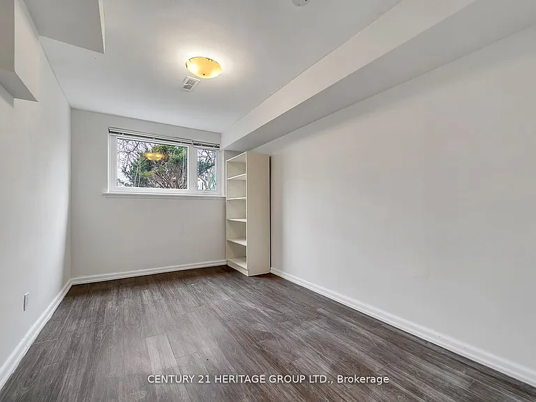 31 Larabee Cres #BASEMENT — Photo 7