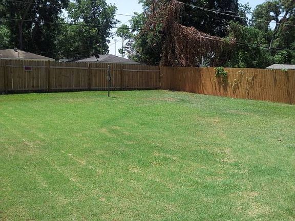 2nd image of 1616 San Saba St