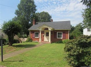 414 Mountain View St SW, Lenoir, NC 28645